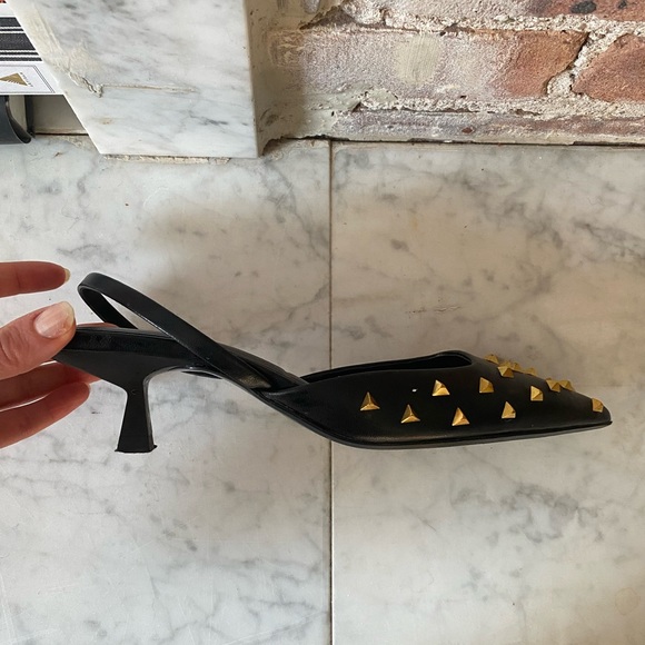 Black sling back kitten heels, gold studs - Picture 3 of 4